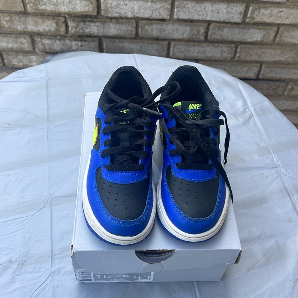 Air Force 1LV8 ps